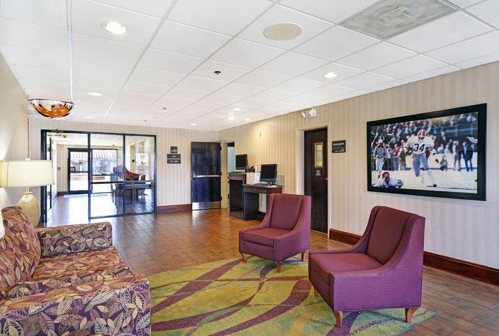 Hampton Inn Athens Beltér fotó